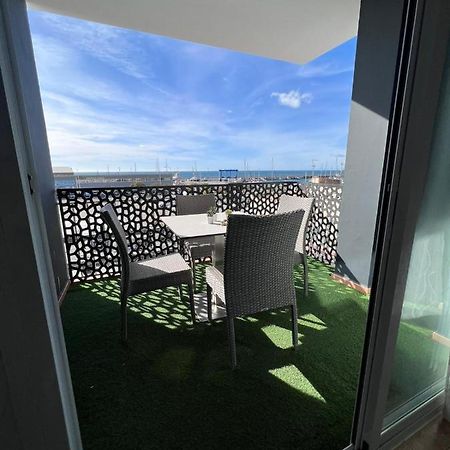 Apartamentos La Caleta Калета Де Велес Екстериор снимка
