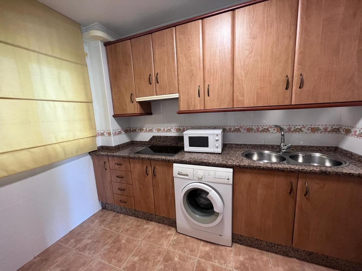 Apartamentos La Caleta Калета Де Велес Екстериор снимка