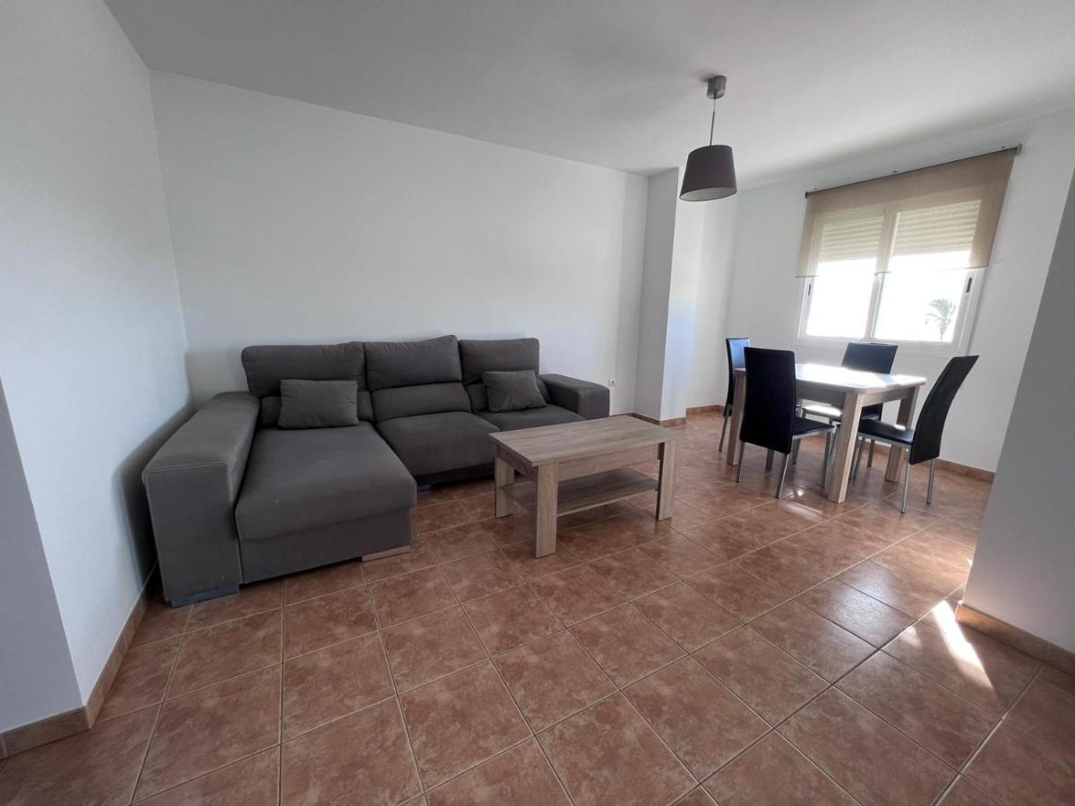 Apartamentos La Caleta Калета Де Велес Екстериор снимка